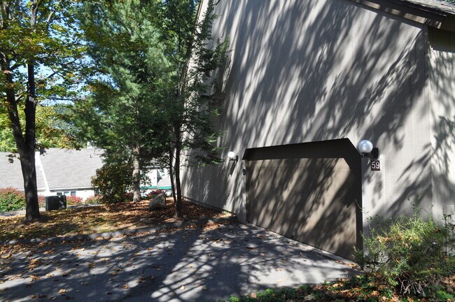 Building Photo - 59 Byron Dr