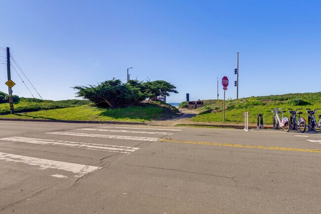 Building Photo - 1770 48th Ave