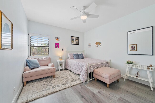 Building Photo - 129 Olympus Way