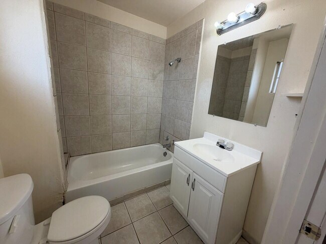 Building Photo - 313 McKnight Ave NE