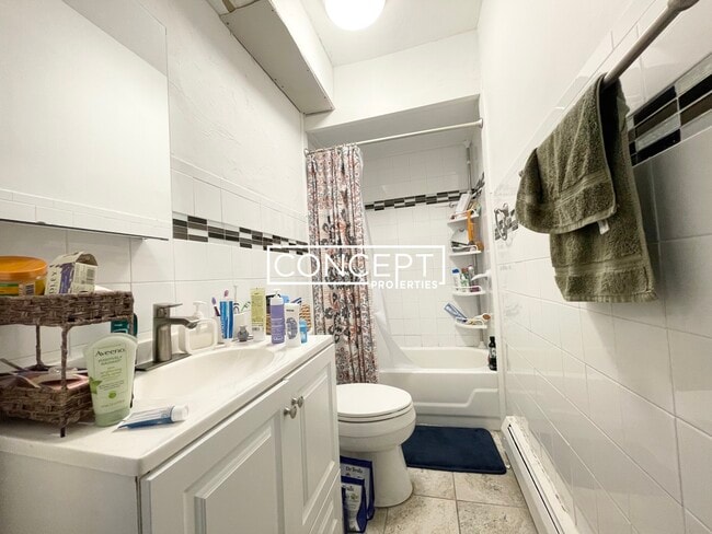 Building Photo - 8 Bickford Ave