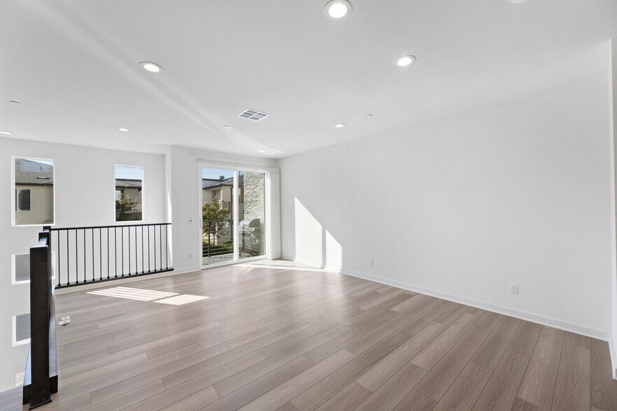 Building Photo - 10406 Adamson Wy