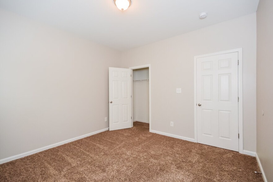 Building Photo - 5040 Pioneer Pkwy