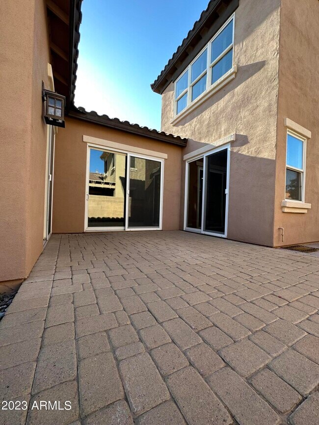 Building Photo - 2251 E Azalea Dr