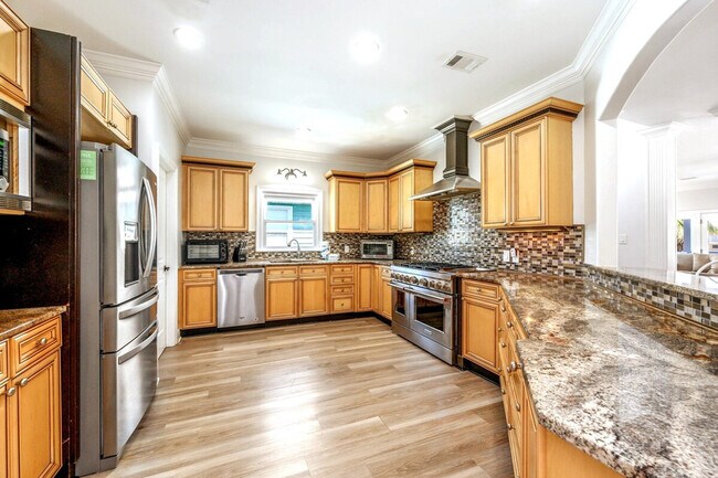 Building Photo - 2825 Scenic Hwy 98