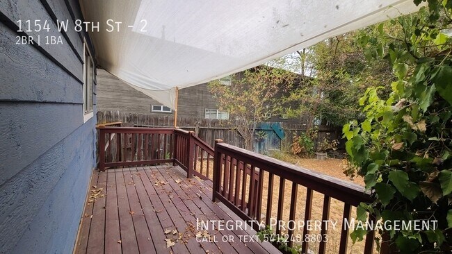 Building Photo - 1154 W 8th St