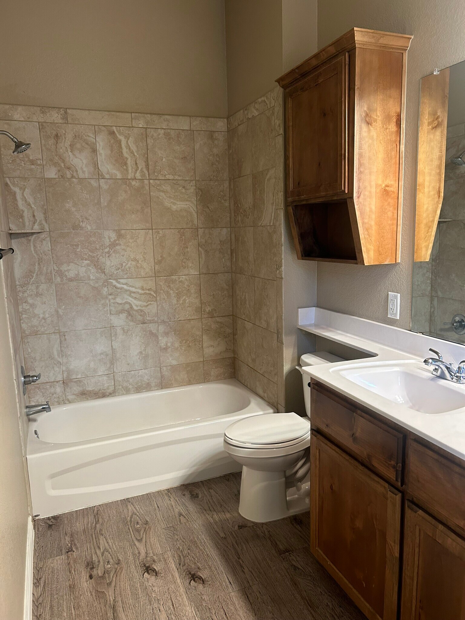 Building Photo - 4300 Hunters Place Dr