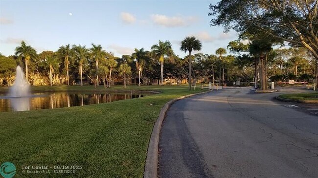 Building Photo - 4759 Via Palm Lakes