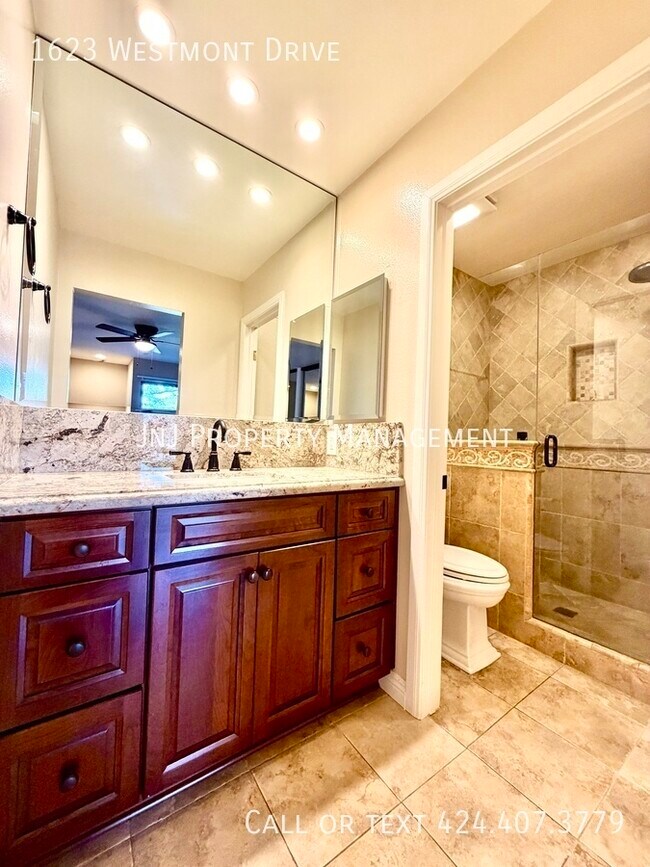 Building Photo - 1623 Westmont Dr