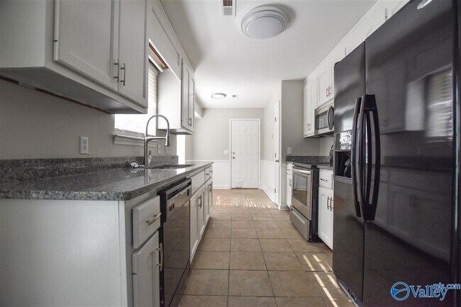 Building Photo - 109 Cove Crest Dr