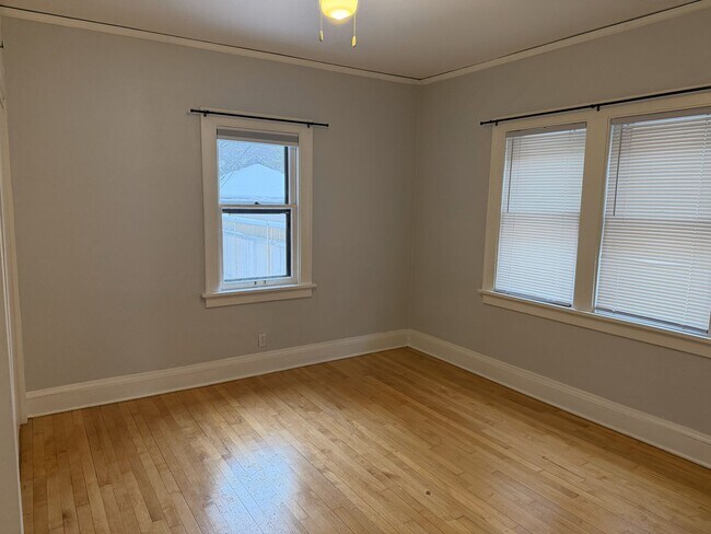 Building Photo - 2031 E Marion St