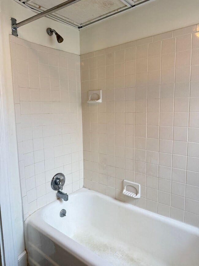 Building Photo - 319 N Charlotte St