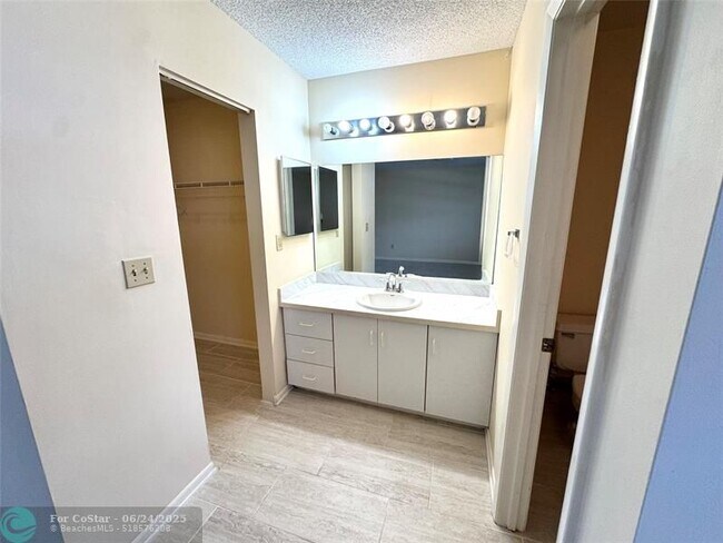 Building Photo - 12159 SW 52nd Ct