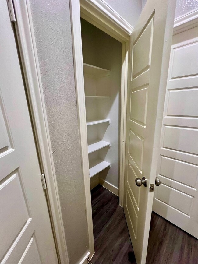 Building Photo - 9811 Leath St