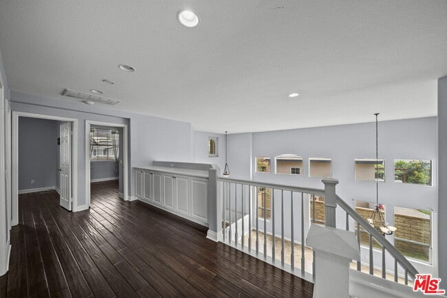 Building Photo - 28760 Bridger Ct