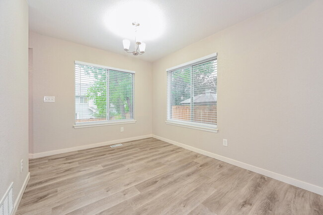 Building Photo - 9978 Deer Creek Ln