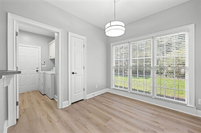 Building Photo - 2173 Foxboro Ln