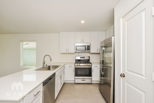 Building Photo - 2749 Mistwood Dr