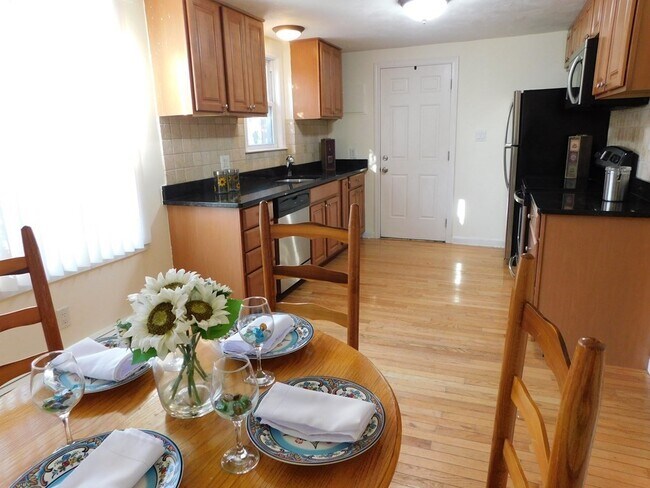 Primary Photo - 251 Neponset St
