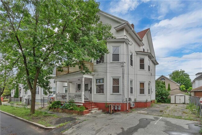 Building Photo - 284 Massachusetts Ave