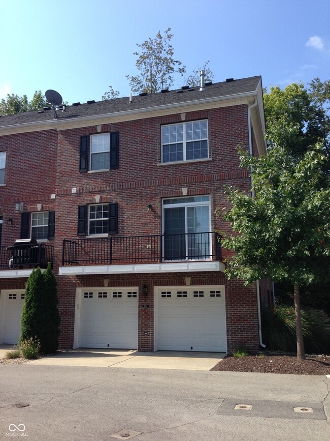 Building Photo - 998 3rd Ave NW