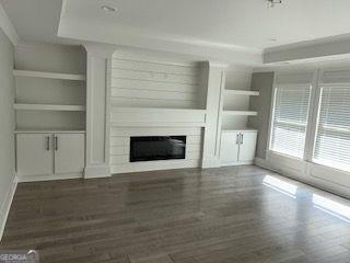 Building Photo - 960 Nours Cir SE