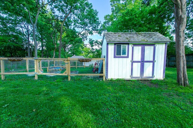 Building Photo - OPEN HOUSE 9/13 11AM-1PM  Beautiful 3-Bedr...