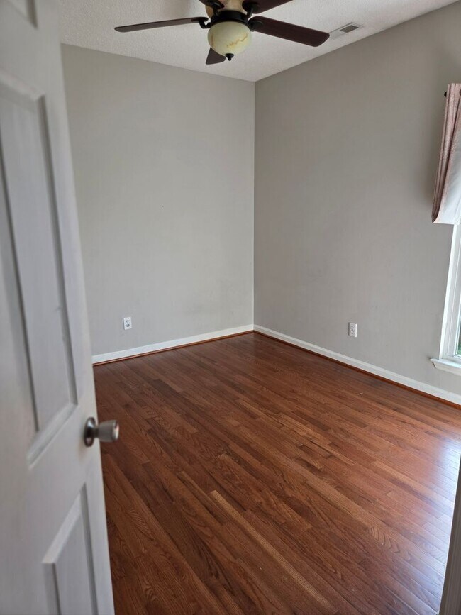 Building Photo - 2607 Quail Ridge Ln SW