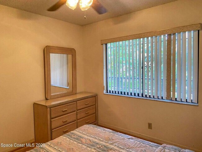 Building Photo - 1540 Riverside Dr