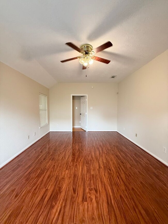 Building Photo - Gorgeous One Story Home in Sugar Land, TX