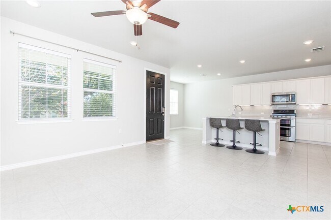 Building Photo - 121 Lafitte Dr