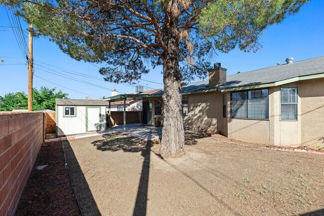 Building Photo - Updated 3 bedroom 2 bathroom house
