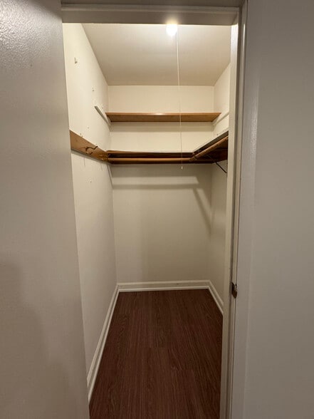 Building Photo - 2260 N Summit Ave