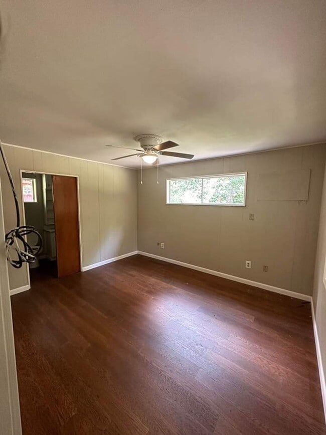 Building Photo - 1317 Moss Hill Dr