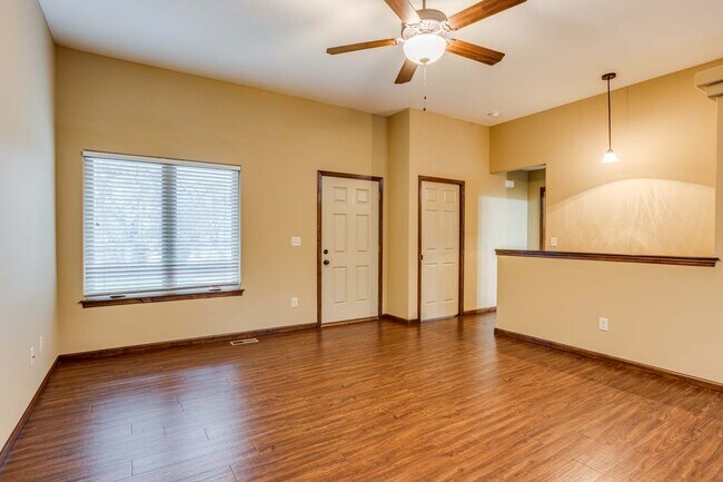 Building Photo - 406 N Colorado Ave