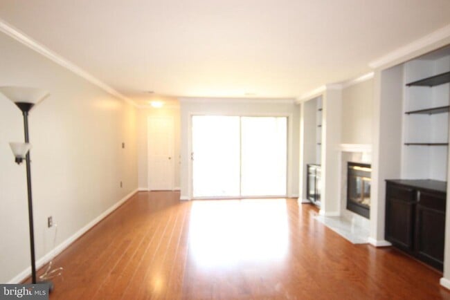 Building Photo - 12288 Wadsworth Way