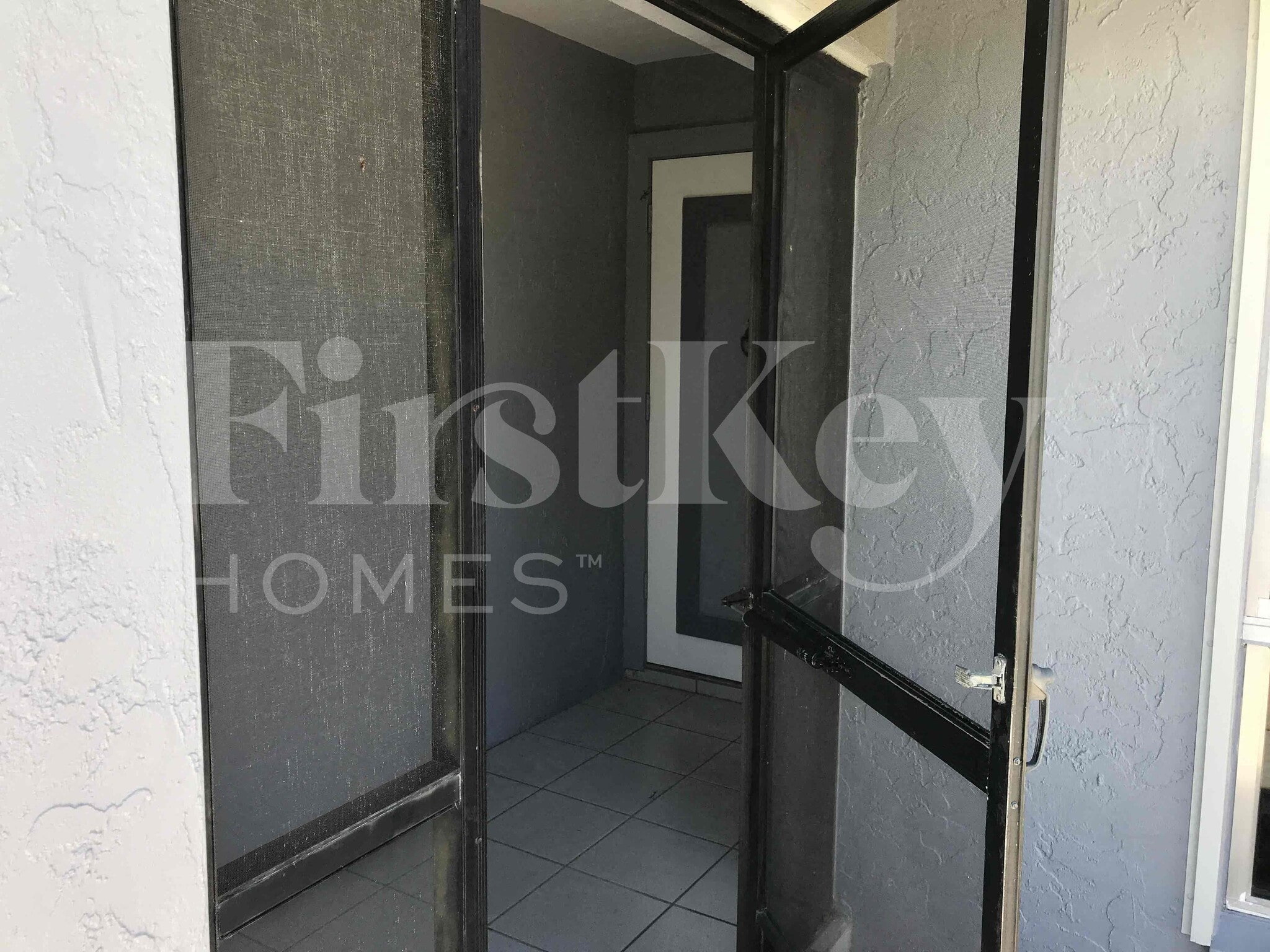 Building Photo - 3922 SE 2nd Ave