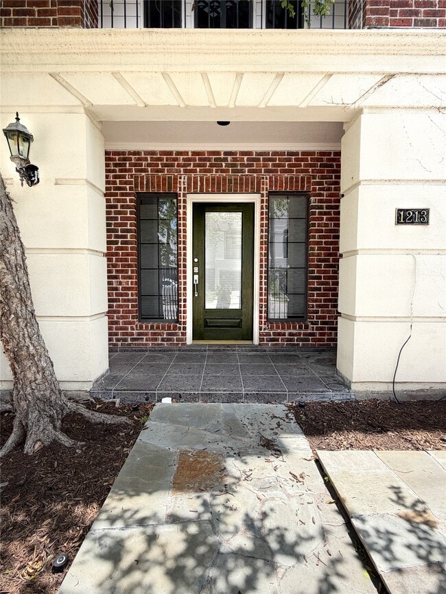 Building Photo - 1213 Dunlavy St