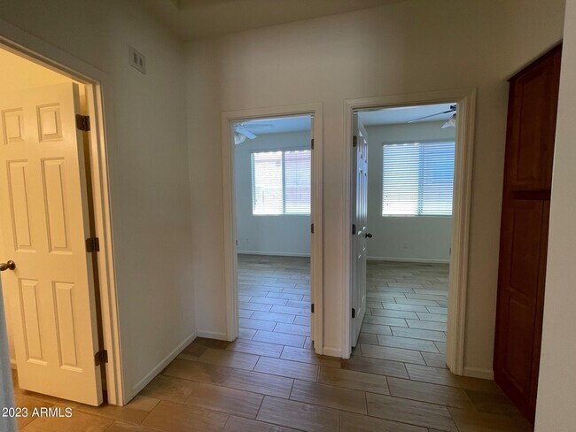 Building Photo - 7621 W Quail Track Dr