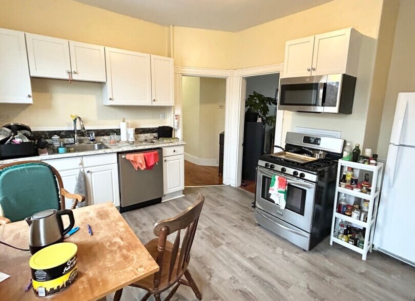 Building Photo - 38 Cherokee St