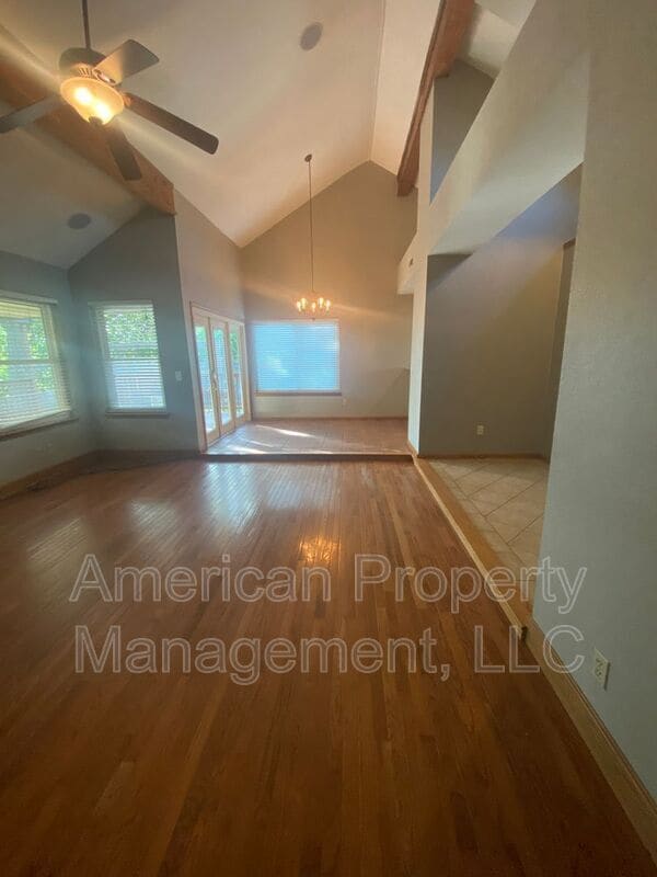 Building Photo - 4729 S Ironwood Ave