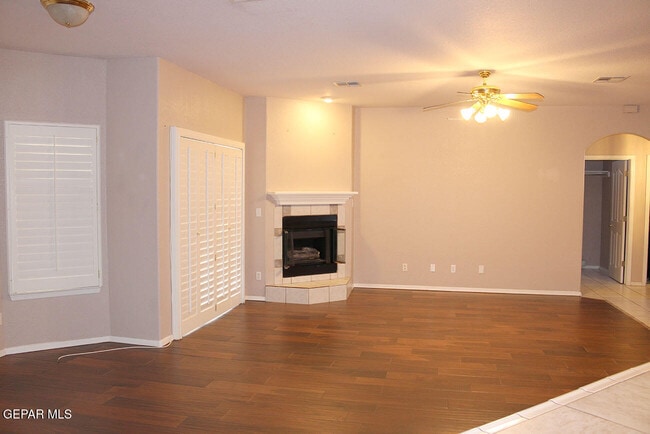 Building Photo - 221 Cloud Song E