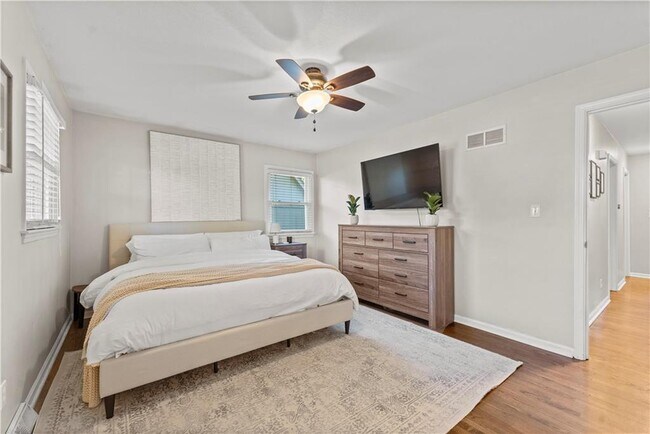 Main level Primary Suite - 7635 W 114th Ter