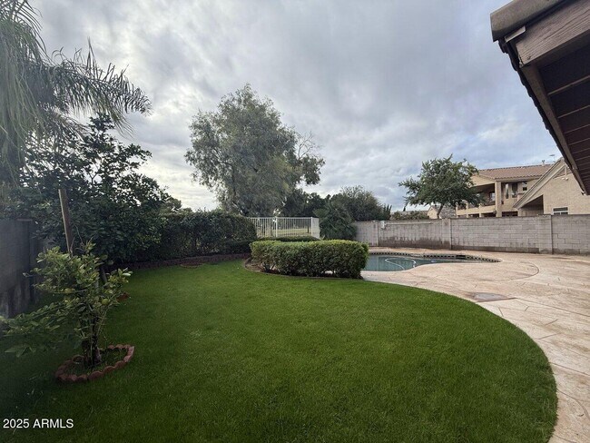 Building Photo - 6079 W Irma Ln