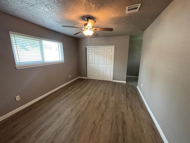 Building Photo - 9823 Stonemont Rd
