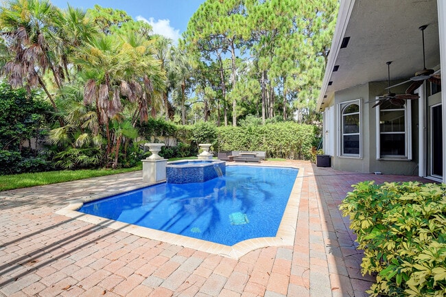 Building Photo - 6711 Royal Orchid Cir