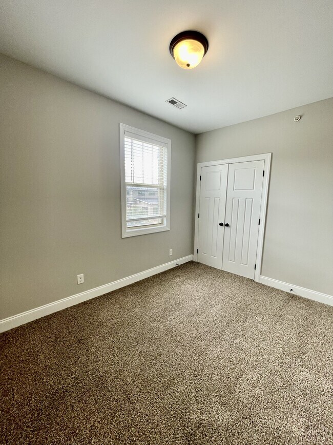 Building Photo - 100 Portico Street