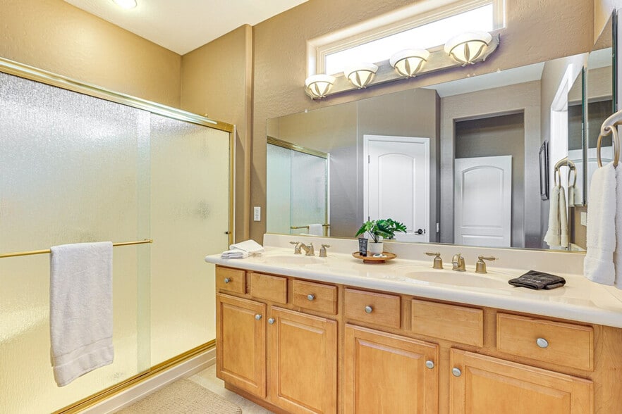 Building Photo - 22410 N Arrellaga Dr