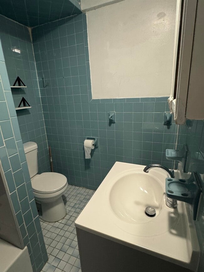 Building Photo - 1604 Central Ave