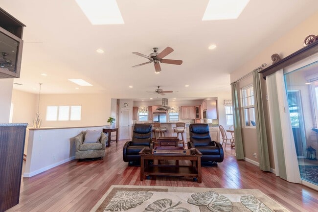 Building Photo - Kahana Ridge – Three Bedroom, Three Bathroom Home with Rare Basement